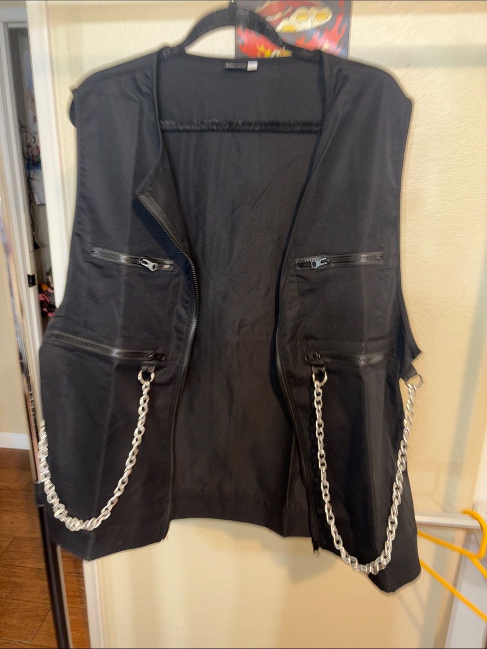 #228 New XL men’s vest